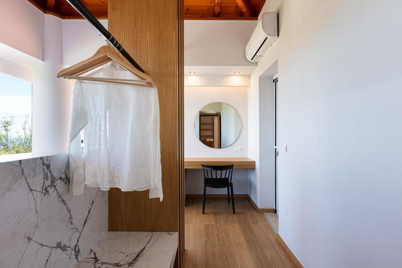 Thetree Villa, With Heated Pool & Spa Whirlpool Gállos エクステリア 写真