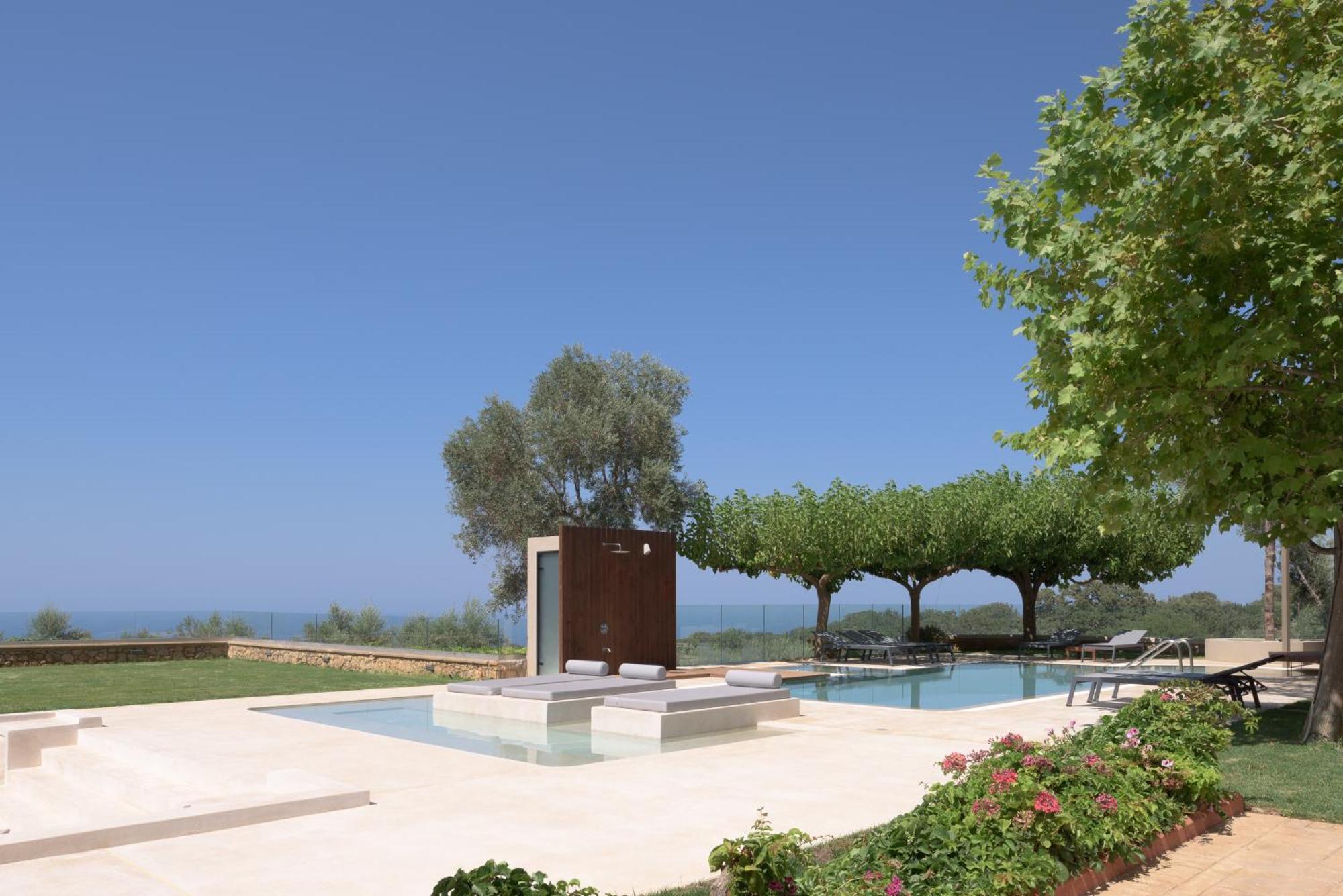 Thetree Villa, With Heated Pool & Spa Whirlpool Gállos エクステリア 写真