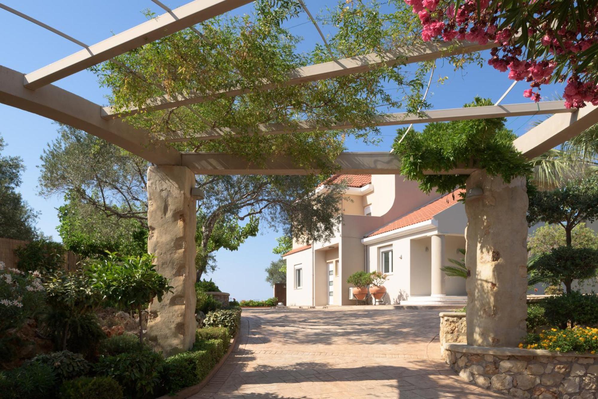 Thetree Villa, With Heated Pool & Spa Whirlpool Gállos エクステリア 写真