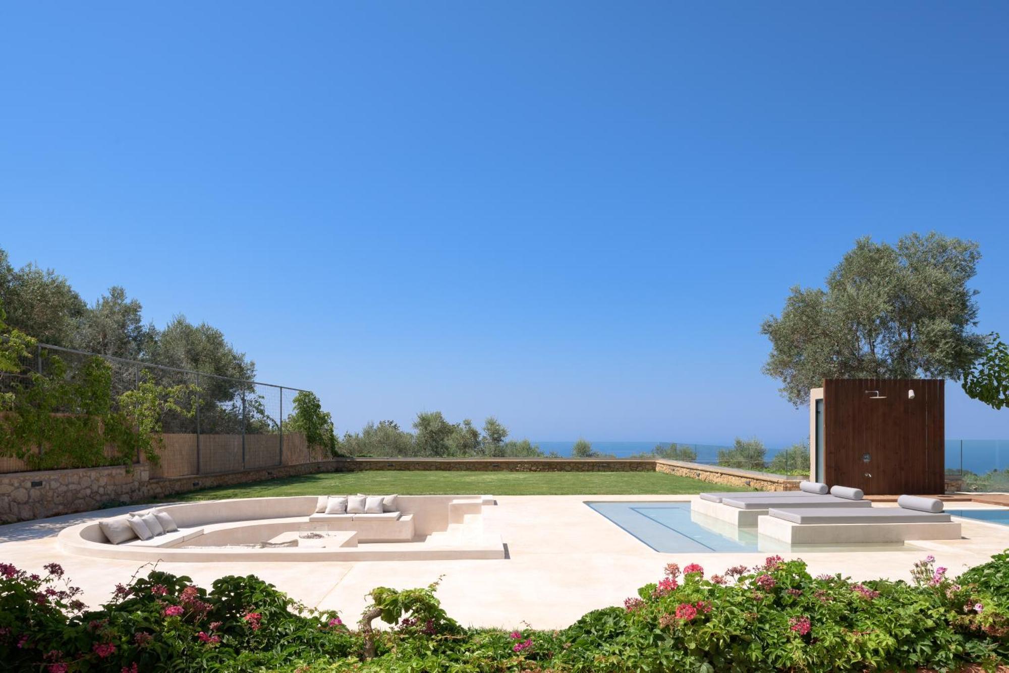 Thetree Villa, With Heated Pool & Spa Whirlpool Gállos エクステリア 写真