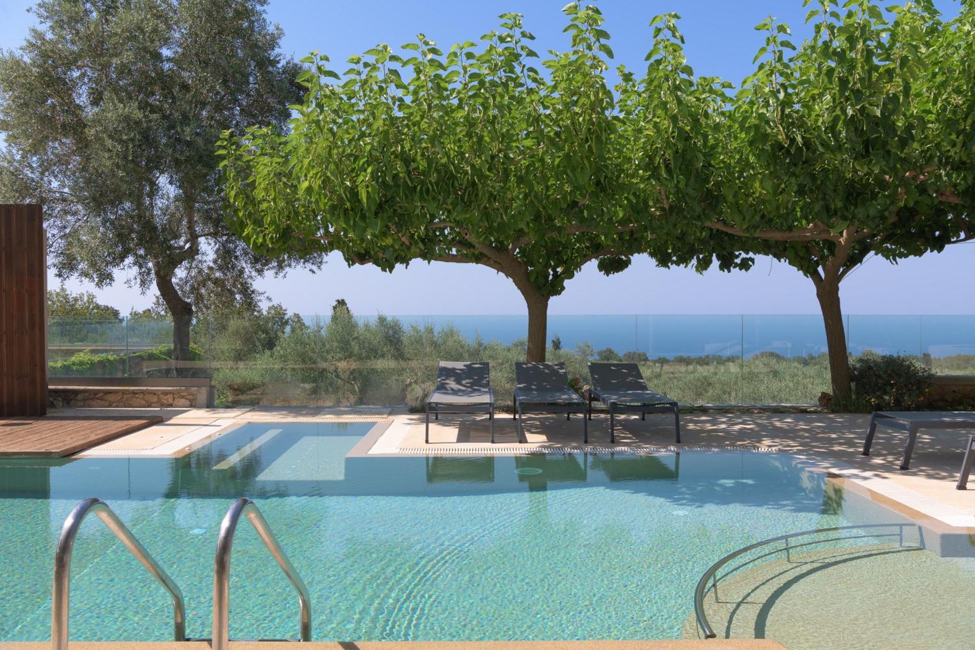 Thetree Villa, With Heated Pool & Spa Whirlpool Gállos エクステリア 写真