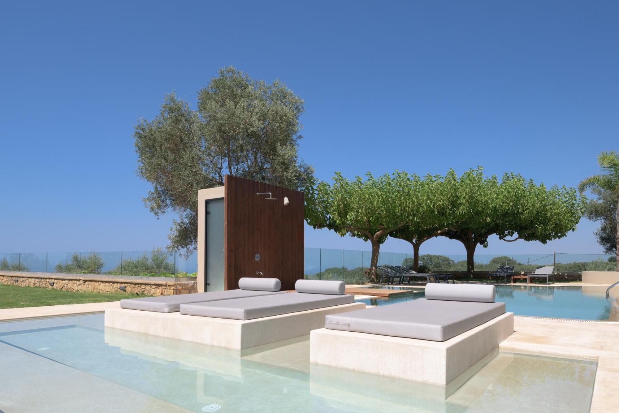 Thetree Villa, With Heated Pool & Spa Whirlpool Gállos エクステリア 写真